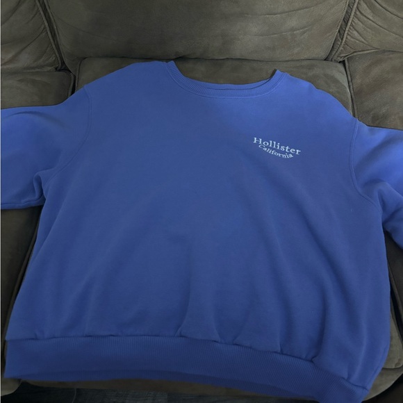 purple Hollister hoodie/sweatshirt, size medium - Picture 2 of 2